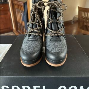 Sorel Blake lace up boots